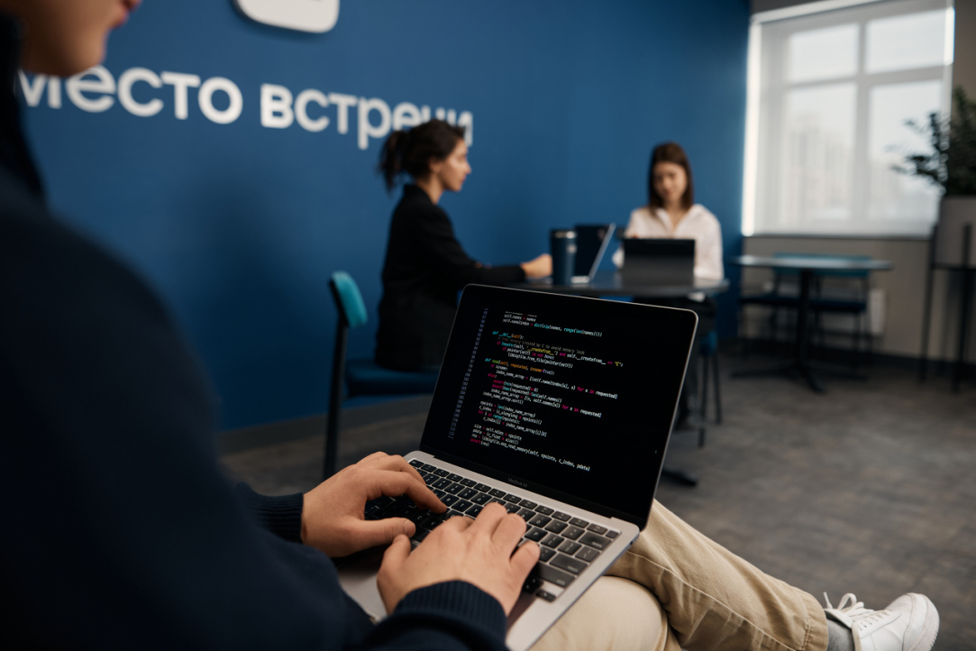 Иллюстрация к новости: Чего хотят будущие IT-специалисты: результаты опроса VK и ВШЭ